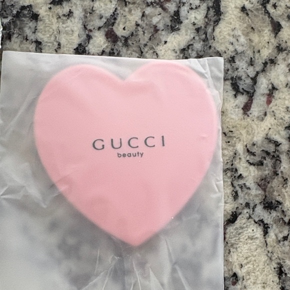 Gucci Beauty Pouch with Heart Mirror - White and Pink - Picture 3 of 8